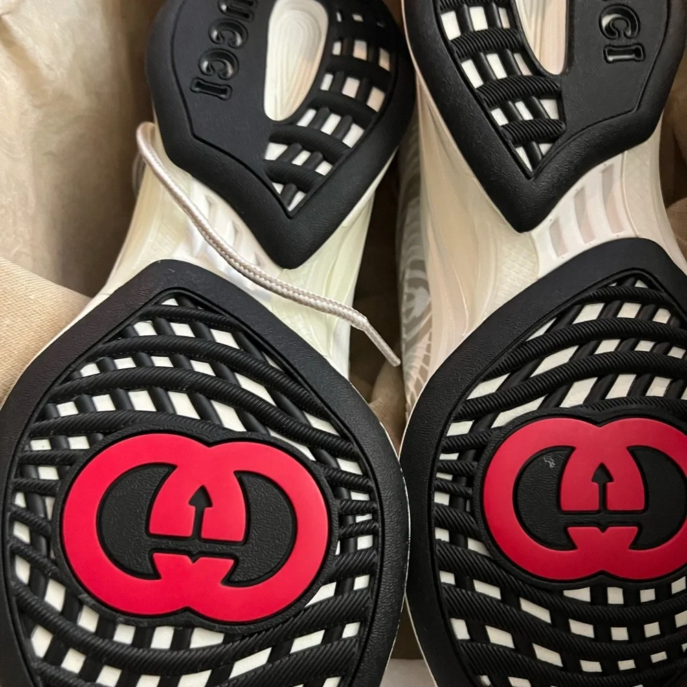 New Gucci White/Black Sneakers- Men’s size 6.5/Women’s 9.5/10 - Picture 2 of 8